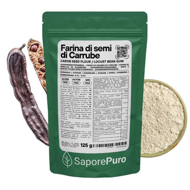 Farina di semi di carrube SaporePuro, origine Italia, in contenitore con etichetta, usata come addensante naturale, vista in immagine.